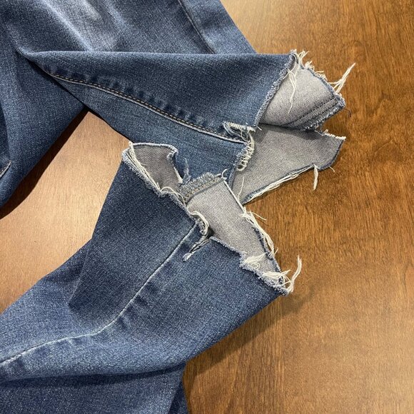 Old Navy Rockstar Mid Rise Jeans Women's Plus Size 16 Elastic Waist CUT HEMS - Picture 9 of 10